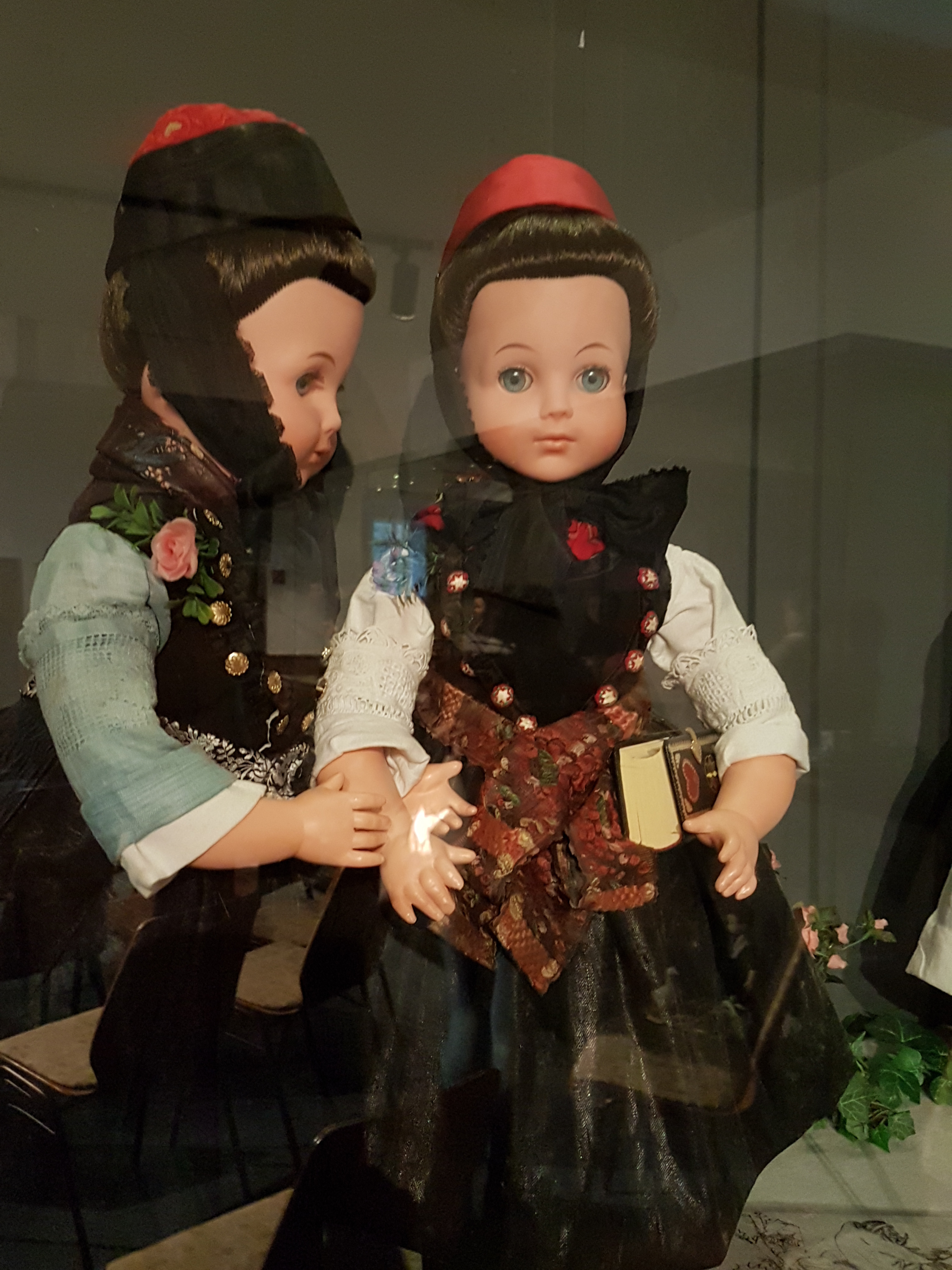 Puppen im Dorfmuseum Holzburg